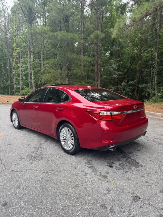 2015 Lexus ES 6th Gen - Image 11 of 20