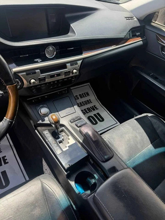 2015 Lexus ES 6th Gen - Image 7 of 8