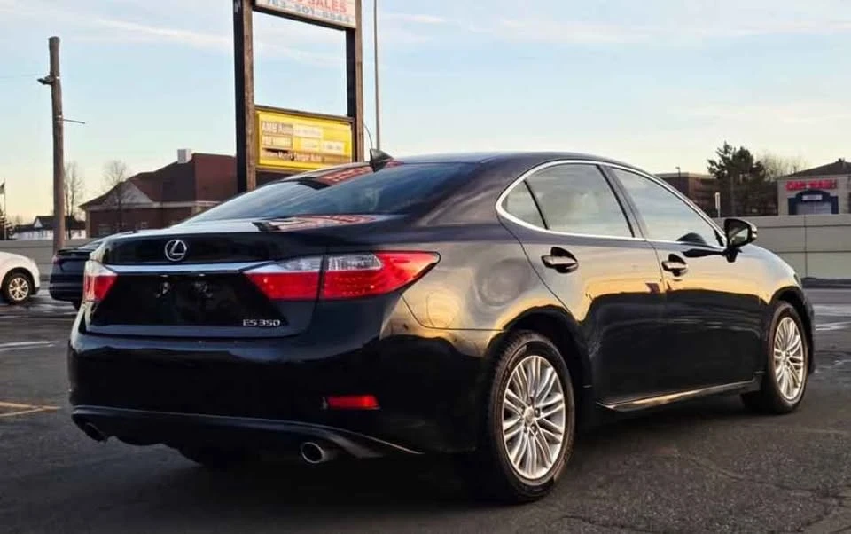 2015 Lexus ES 6th Gen - Image 5 of 18