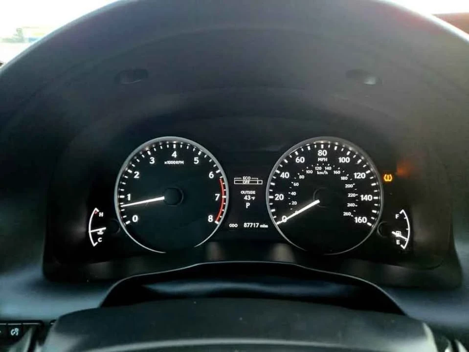 2015 Lexus ES 6th Gen - Image 12 of 18