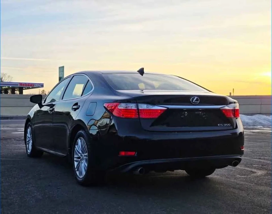 2015 Lexus ES 6th Gen - Image 4 of 18