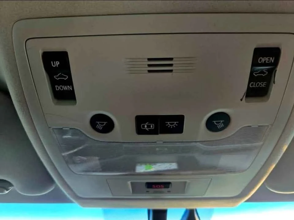 2015 Lexus ES 6th Gen - Image 16 of 18