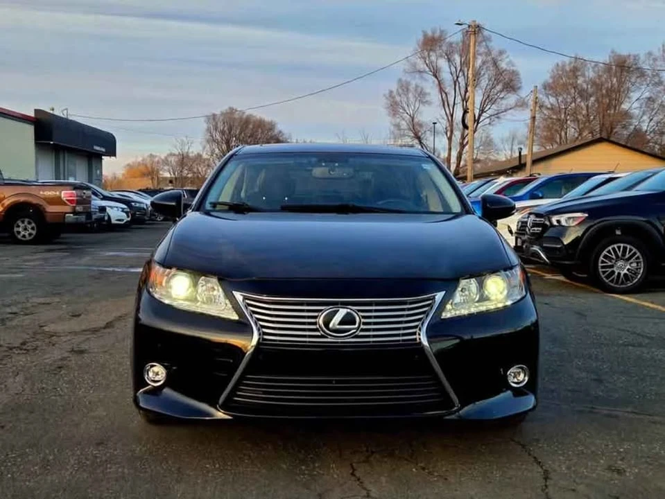 2015 Lexus ES 6th Gen - Image 2 of 18