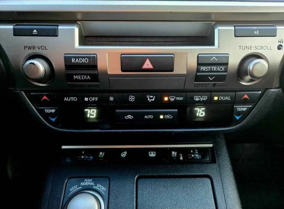 2015 Lexus ES 6th Gen - Image 15 of 18