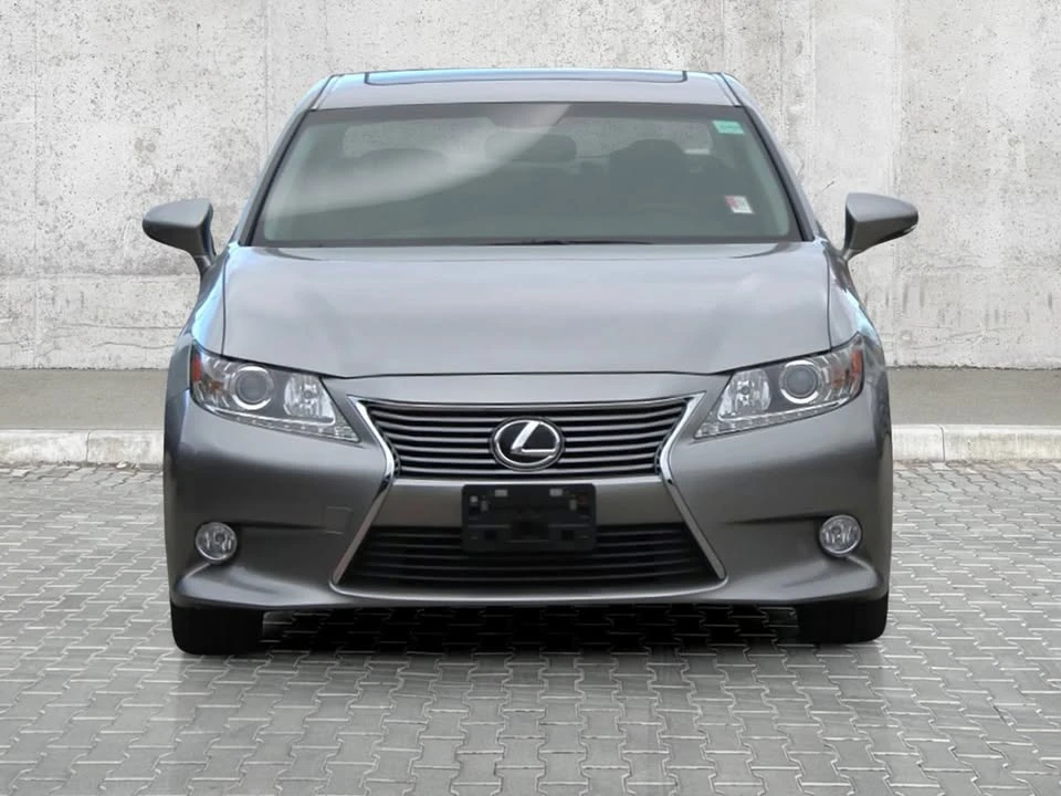 2015 Lexus ES 6th Gen - Image 2 of 10