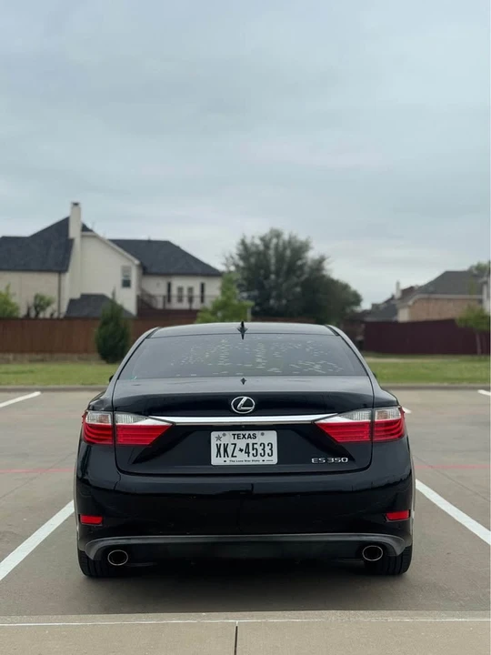 2015 Lexus ES 6th Gen - Image 5 of 13