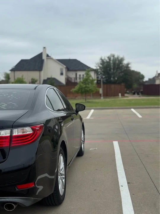 2015 Lexus ES 6th Gen - Image 6 of 13