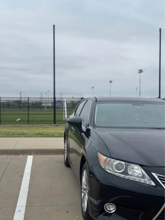 2015 Lexus ES 6th Gen - Image 8 of 13