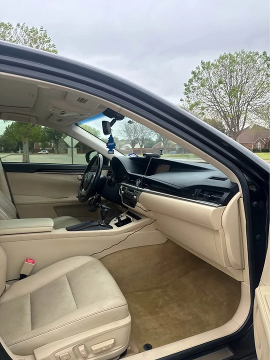 2015 Lexus ES 6th Gen - Image 11 of 13