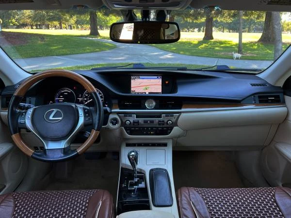 2015 Lexus ES 6th Gen - Image 6 of 13
