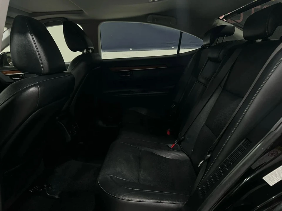 2015 Lexus ES 6th Gen - Image 8 of 17