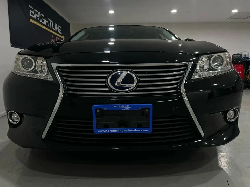 2015 Lexus ES 6th Gen - Image 6 of 17