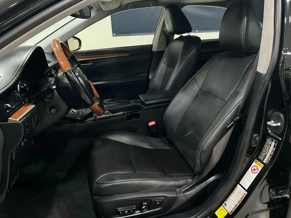 2015 Lexus ES 6th Gen - Image 7 of 17