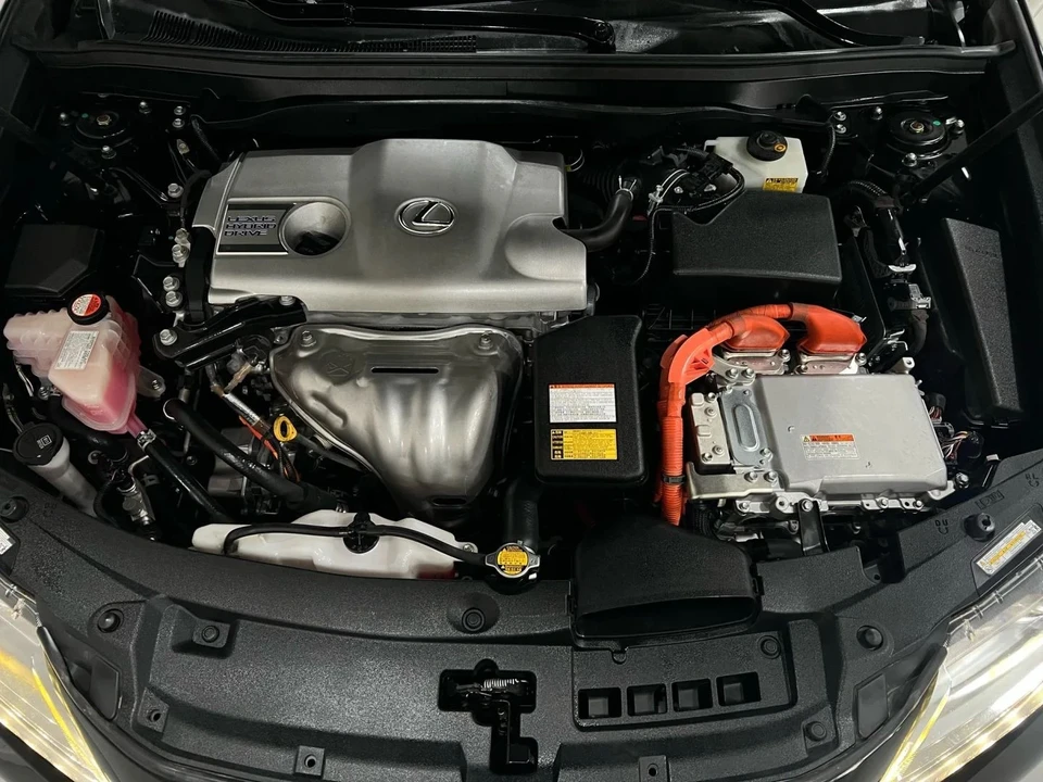 2015 Lexus ES 6th Gen - Image 16 of 17