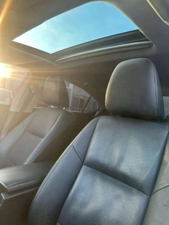 2015 Lexus LC - Image 4 of 10