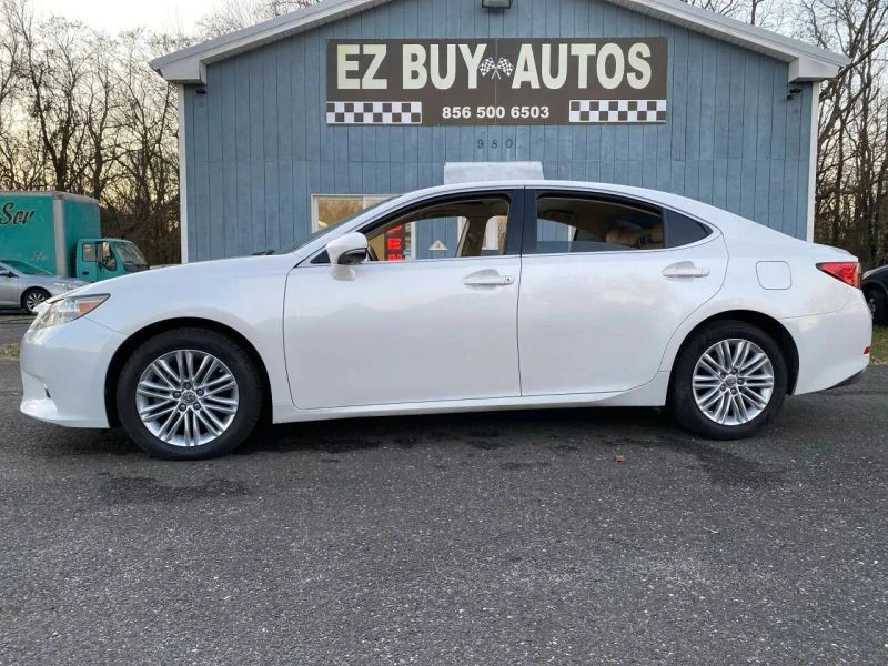 2015 Lexus ES 6th Gen - Image 3 of 12