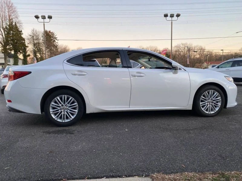 2015 Lexus ES 6th Gen - Image 7 of 12