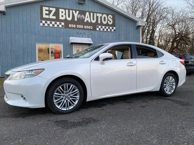 2015 Lexus ES 6th Gen - Image 2 of 12