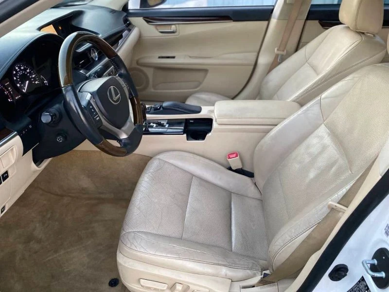 2015 Lexus ES 6th Gen - Image 10 of 12