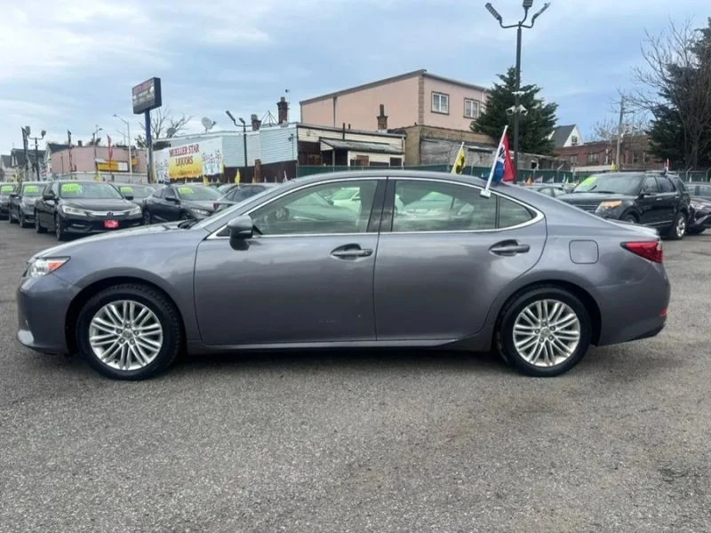 2015 Lexus ES 6th Gen - Image 3 of 12