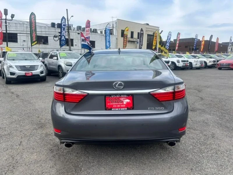 2015 Lexus ES 6th Gen - Image 8 of 12
