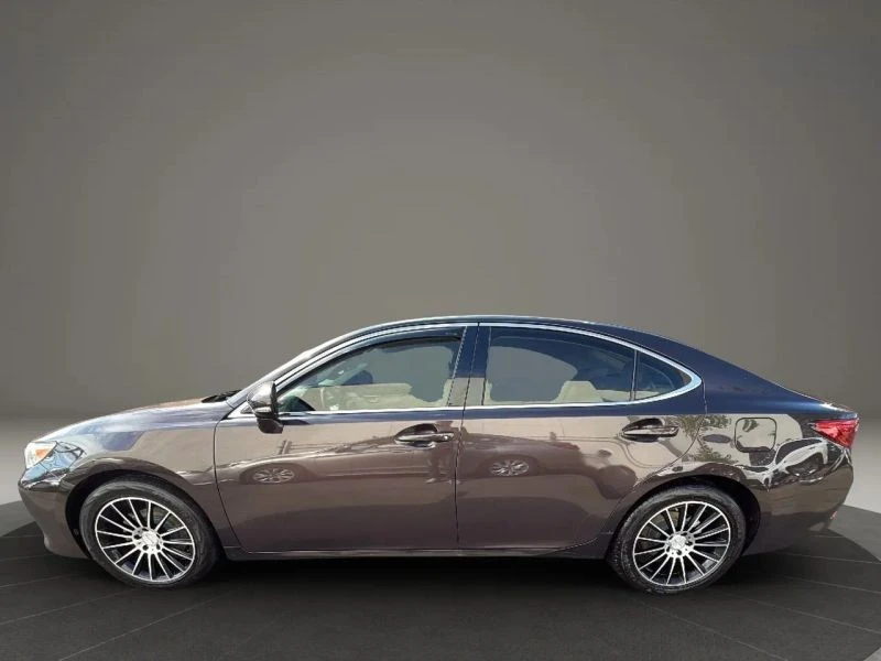 2015 Lexus ES 6th Gen - Image 8 of 12