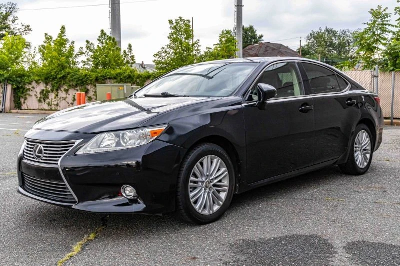 2015 Lexus ES 6th Gen - Image 3 of 12