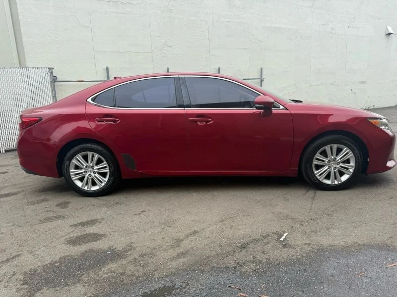 2015 Lexus ES 6th Gen - Image 4 of 12