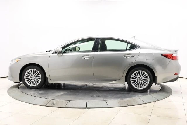 2015 Lexus ES 6th Gen - Image 8 of 31