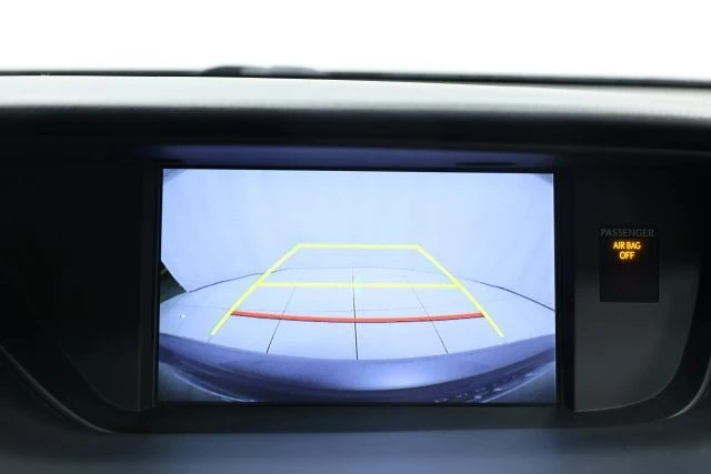 2015 Lexus ES 6th Gen - Image 25 of 31