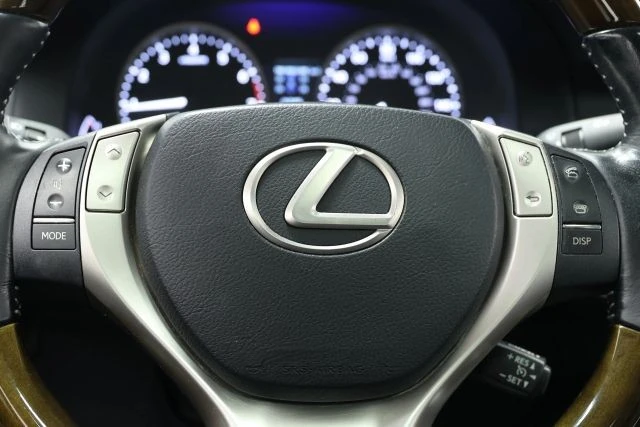 2015 Lexus ES 6th Gen - Image 20 of 31