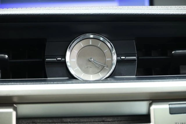 2015 Lexus ES 6th Gen - Image 26 of 31