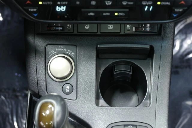 2015 Lexus ES 6th Gen - Image 28 of 31