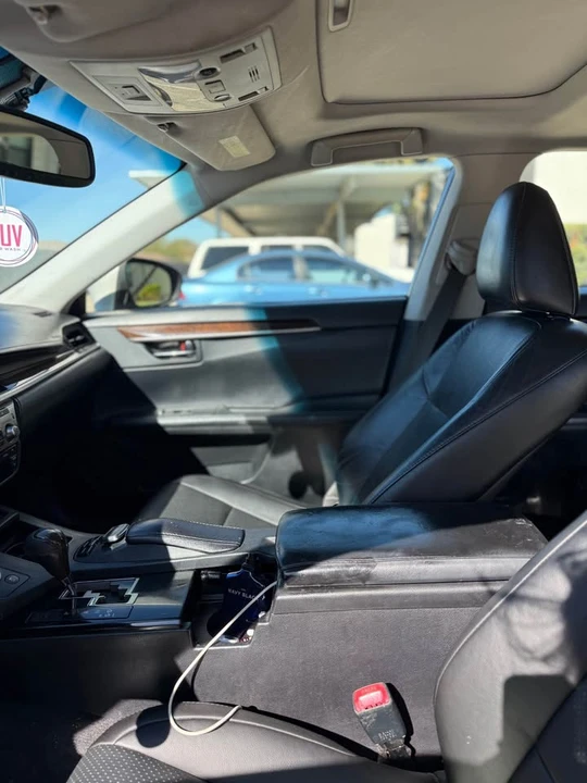 2015 Lexus ES 6th Gen - Image 8 of 9