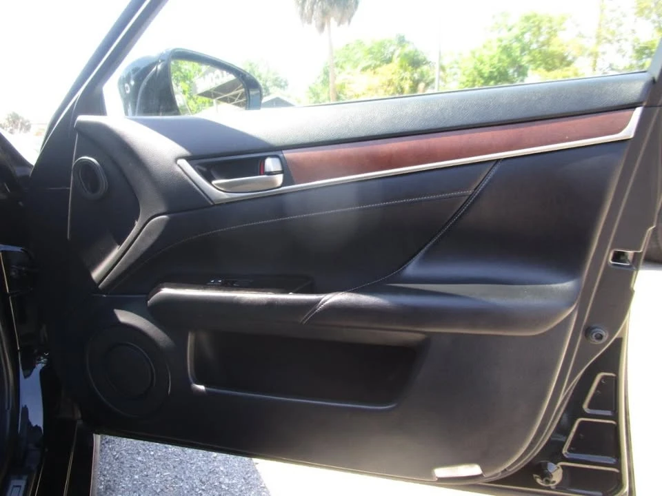 2015 Lexus GS 4th Gen - Image 18 of 20