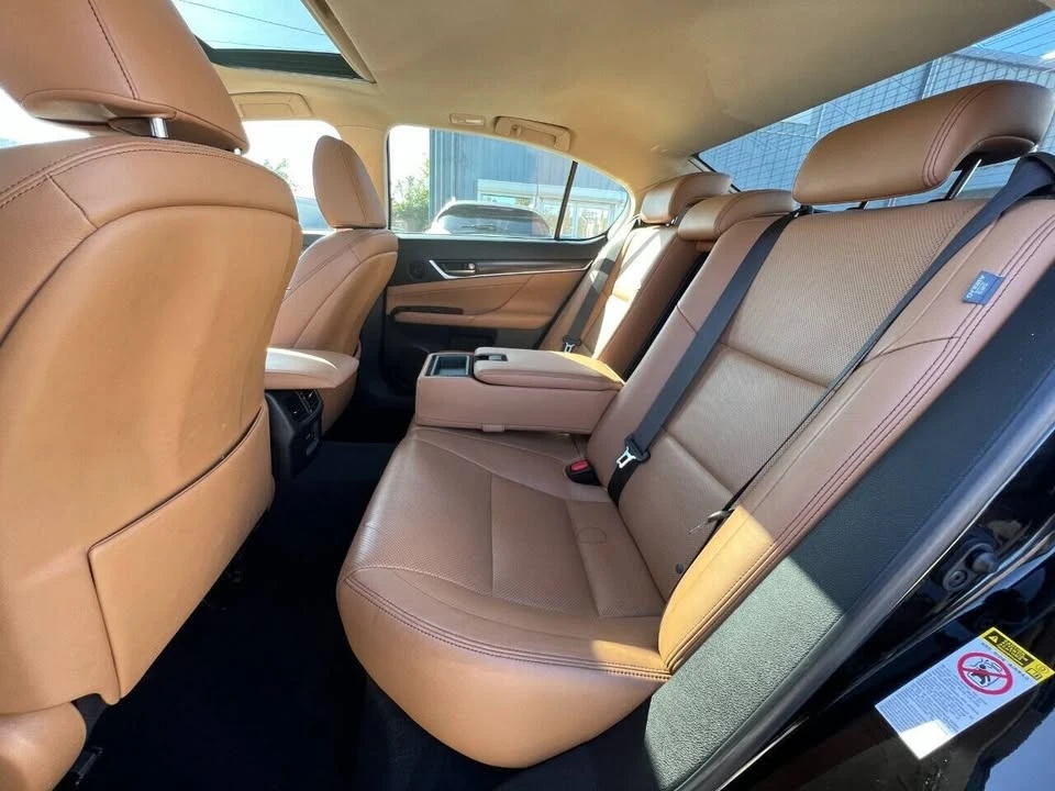 2015 Lexus GS 4th Gen - Image 11 of 13