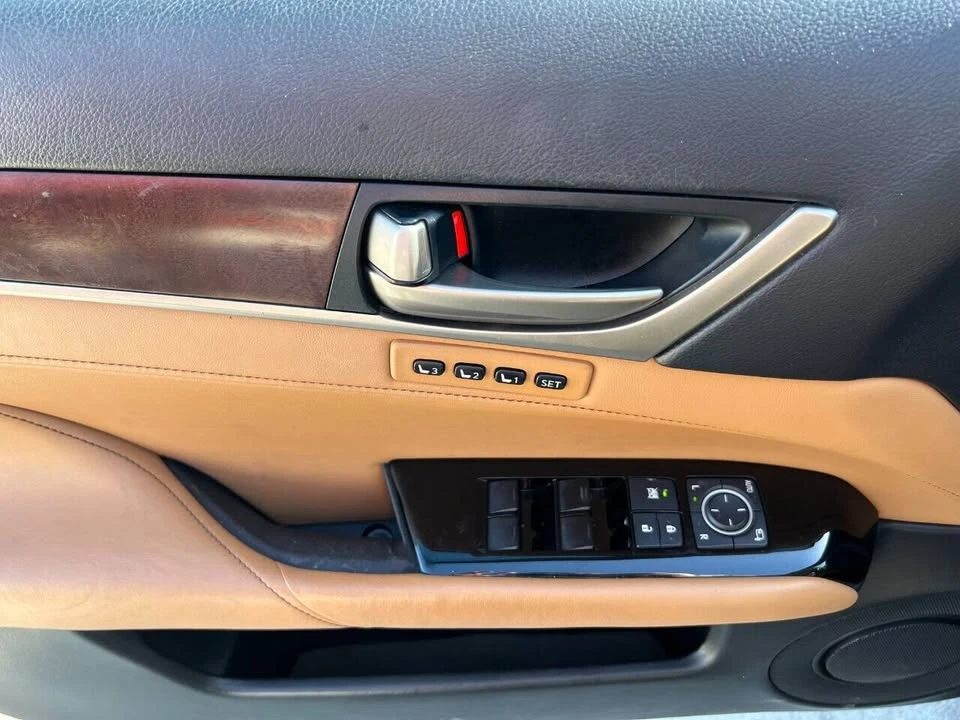 2015 Lexus GS 4th Gen - Image 12 of 13