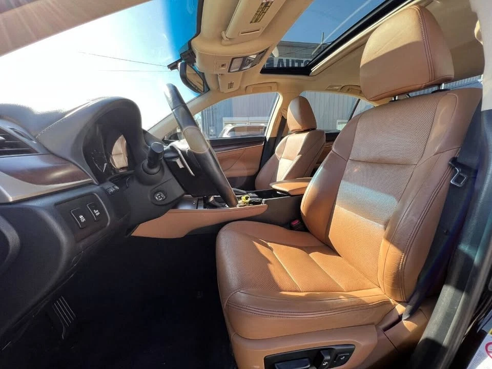 2015 Lexus GS 4th Gen - Image 10 of 13