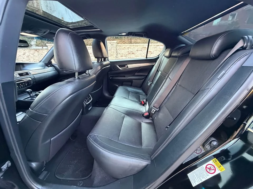 2015 Lexus GS 4th Gen - Image 18 of 19