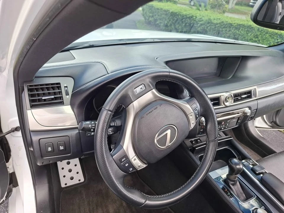 2015 Lexus GS 4th Gen - Image 12 of 19