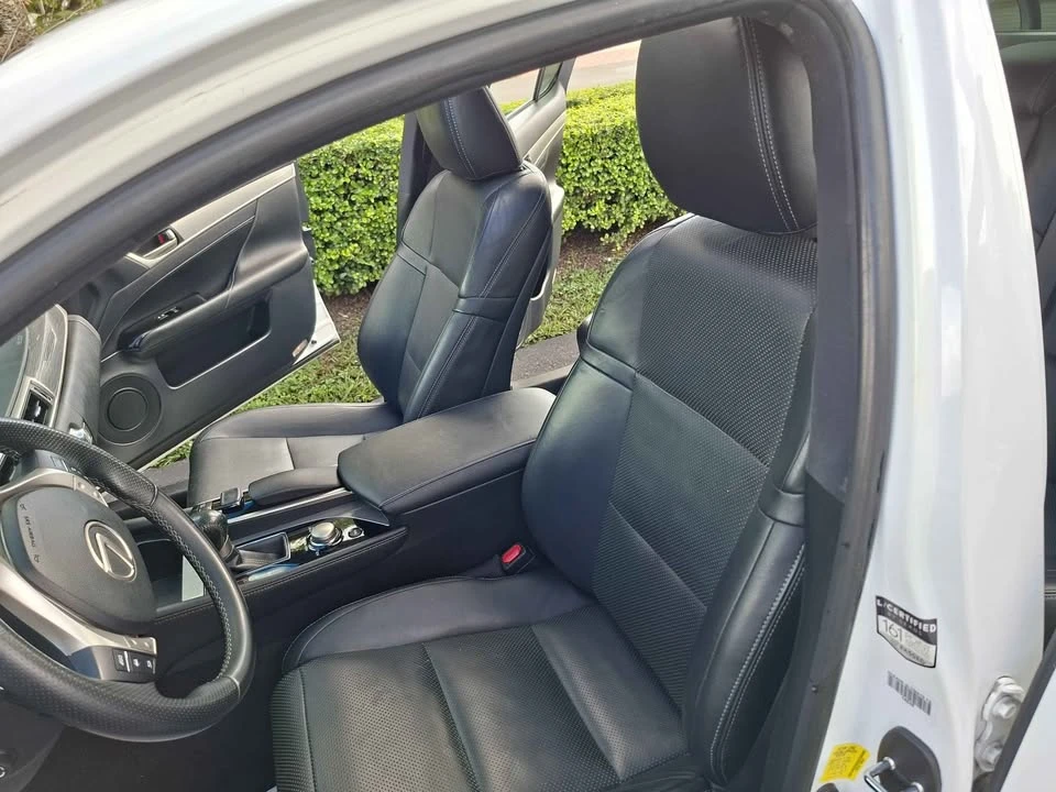 2015 Lexus GS 4th Gen - Image 18 of 19