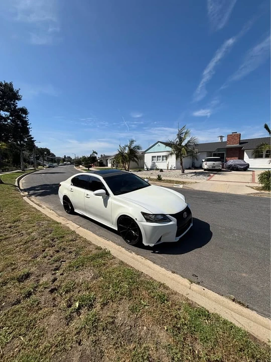 2015 Lexus GS 4th Gen - Image 2 of 10