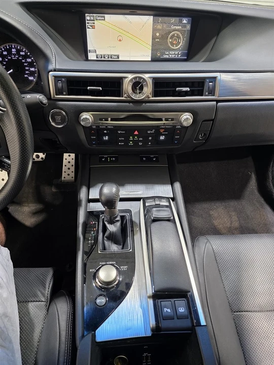 2015 Lexus GS 4th Gen - Image 10 of 19