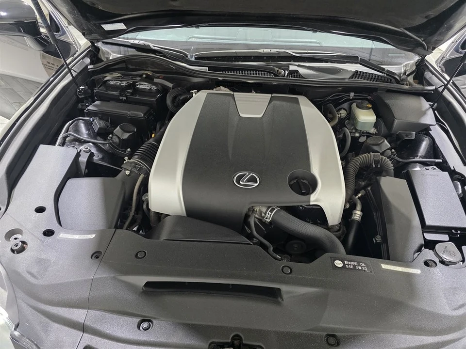 2015 Lexus GS 4th Gen - Image 14 of 19