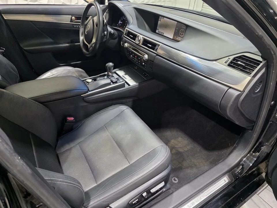 2015 Lexus GS 4th Gen - Image 13 of 19