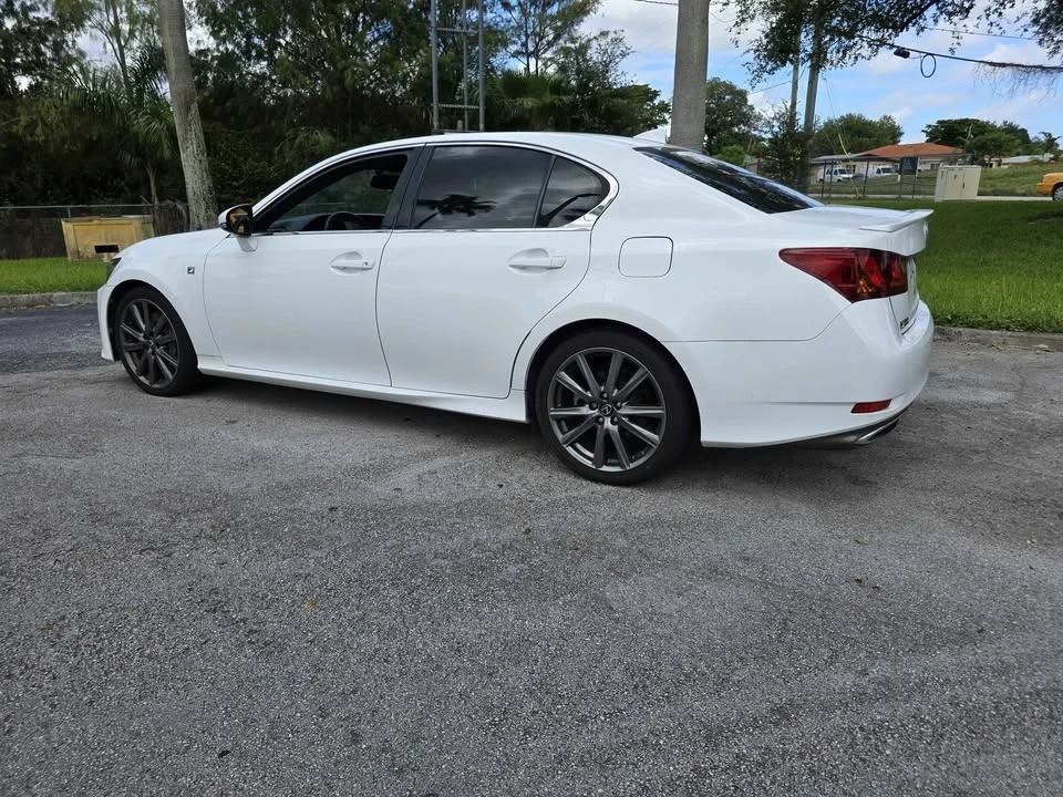 2015 Lexus GS 4th Gen - Image 10 of 16