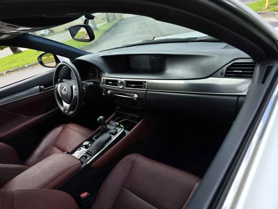2015 Lexus GS 4th Gen - Image 9 of 16