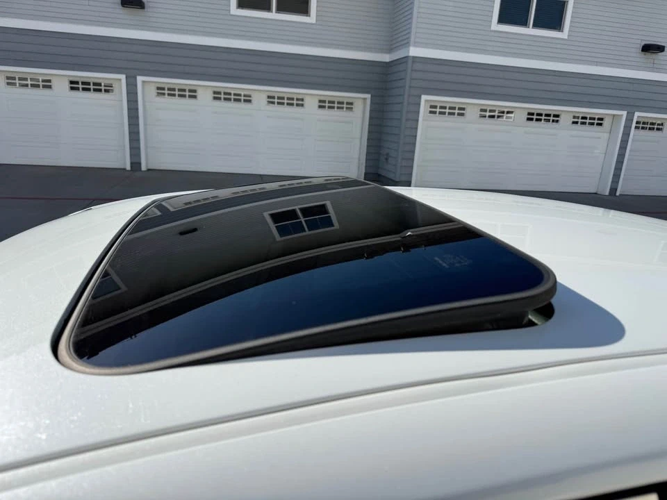 2015 Lexus GS 4th Gen - Image 16 of 17