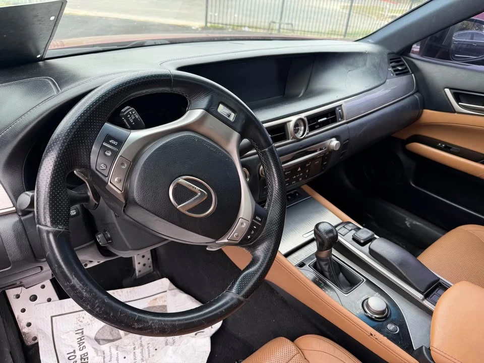 2015 Lexus GS 4th Gen - Image 16 of 17