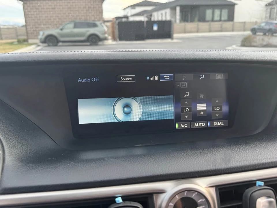 2015 Lexus GS 4th Gen - Image 17 of 19